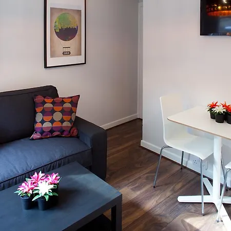 Modern In Heart Of The City Apartmán *